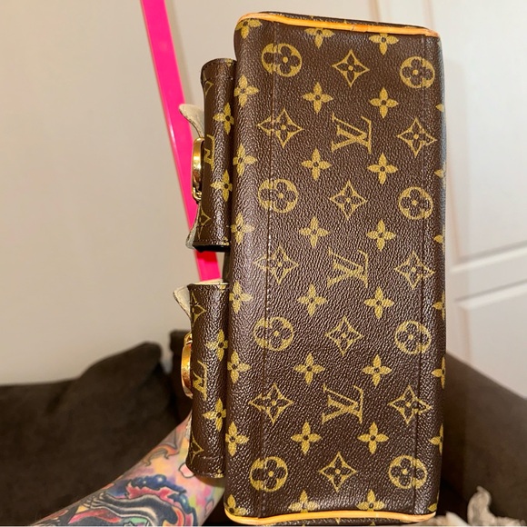 Louis Vuitton Classic Monogram Manhattan PM Handbag - Picture 5 of 7